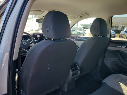 Used 2025 Volkswagen Tiguan S image 13