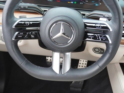 Used 2024 Mercedes-Benz GLS 450 4MATIC image 30