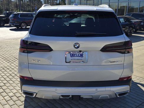 New 2026 BMW X5 xDrive50e w/ Climate Comfort Package AWD/4WD image 7