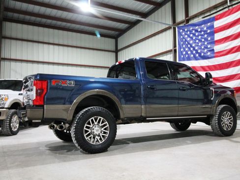 Used 2017 Ford F250 King Ranch w/ King Ranch Ultimate Package image 12