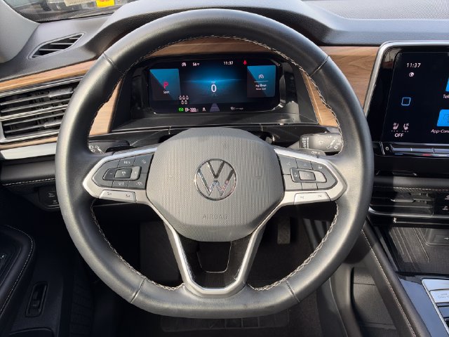 Used 2025 Volkswagen Atlas SE FWD image 21