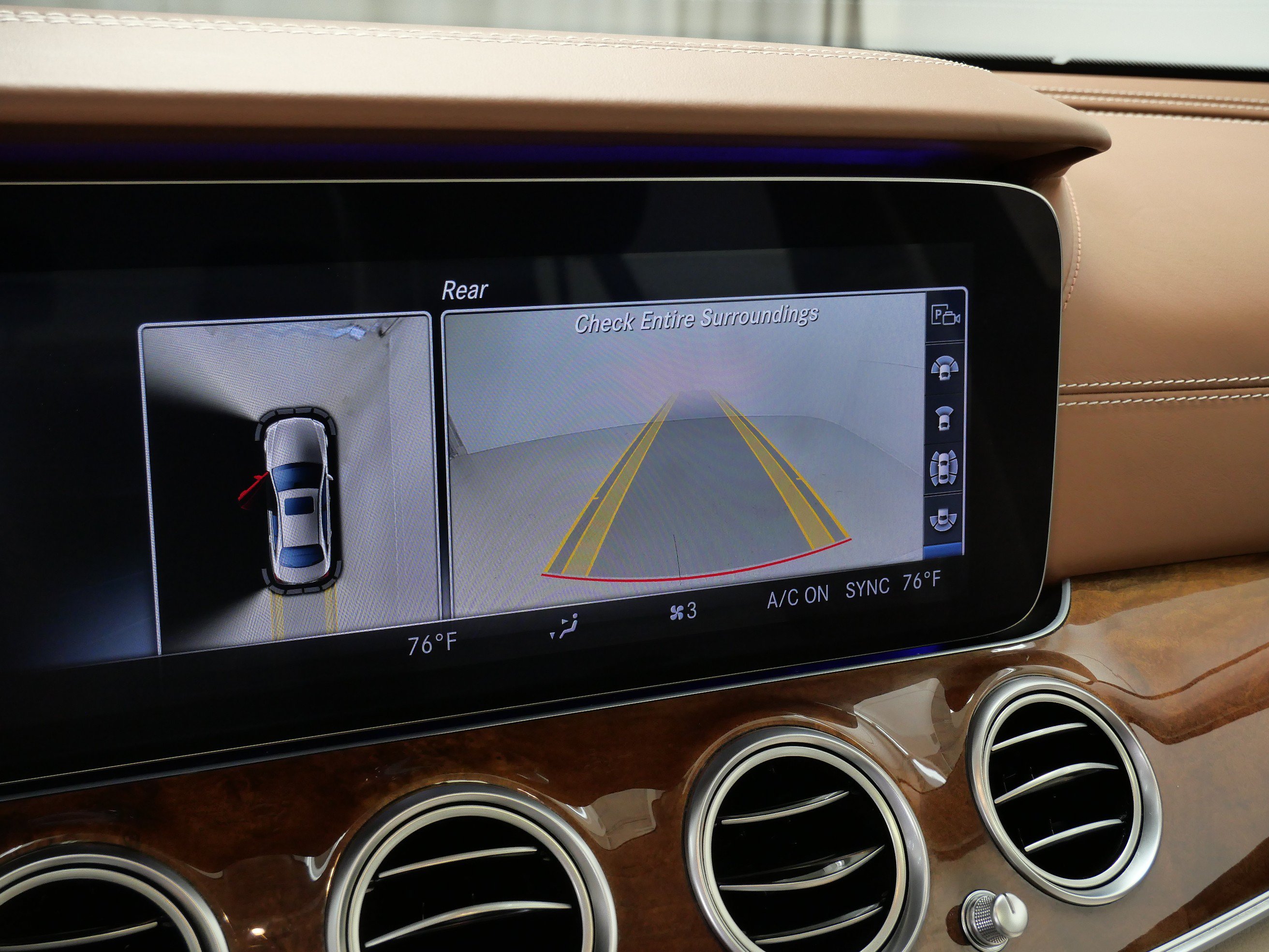 Used 2018 Mercedes-Benz E 300 image 25