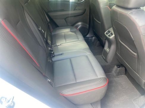 Used 2023 Buick Envision Essence w/ Sport Touring Package AWD/4WD image 8