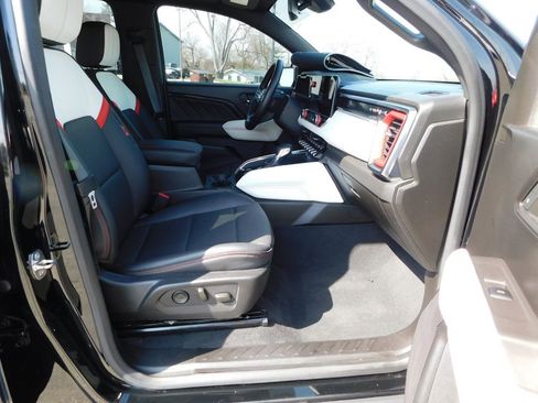 Used 2023 GMC Canyon AT4X AWD/4WD image 22
