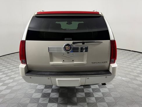 Used 2013 Cadillac Escalade ESV Luxury RWD image 6
