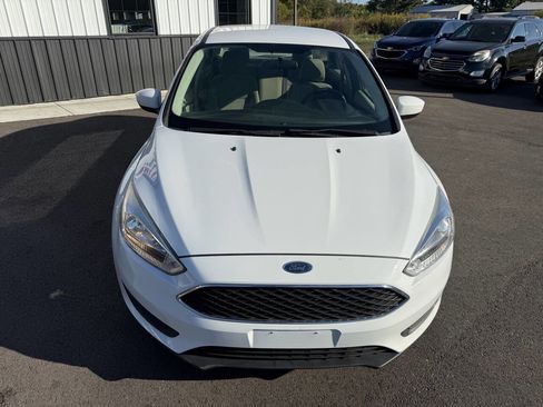 Used 2018 Ford Focus SE image 2