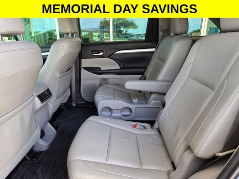 Used 2018 Toyota Highlander XLE FWD image 14