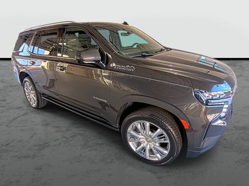 Used 2021 Chevrolet Tahoe High Country w/ Premium Package image 4