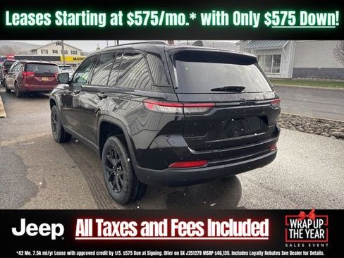 New 2025 Jeep Grand Cherokee Altitude image 4