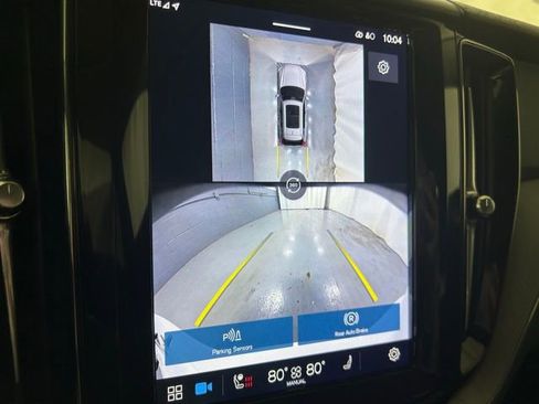 Certified 2025 Volvo XC60 B5 Plus image 17