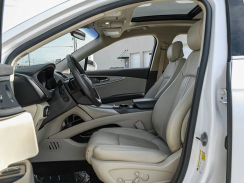 Used 2019 Lincoln Nautilus Reserve image 4