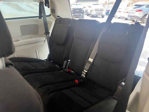 Used 2015 Dodge Grand Caravan SE w/ Quick Order Package 29E SE FWD image 17
