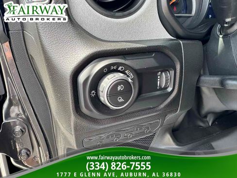 Used 2024 Jeep Gladiator Sport AWD/4WD image 17
