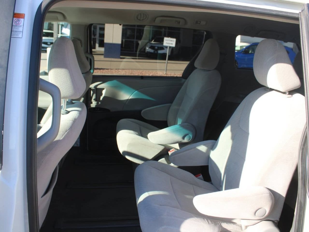 Used 2017 Toyota Sienna LE AWD/4WD image 12