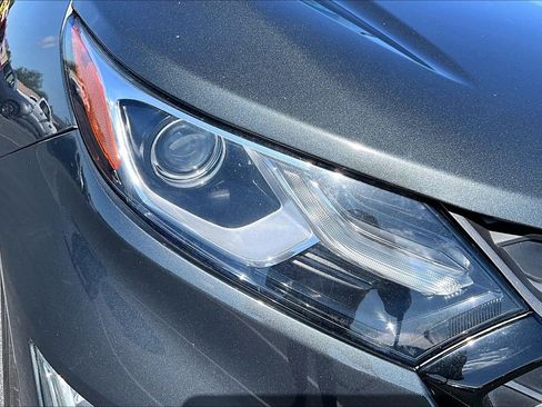 Used 2021 Chevrolet Equinox LT FWD image 29