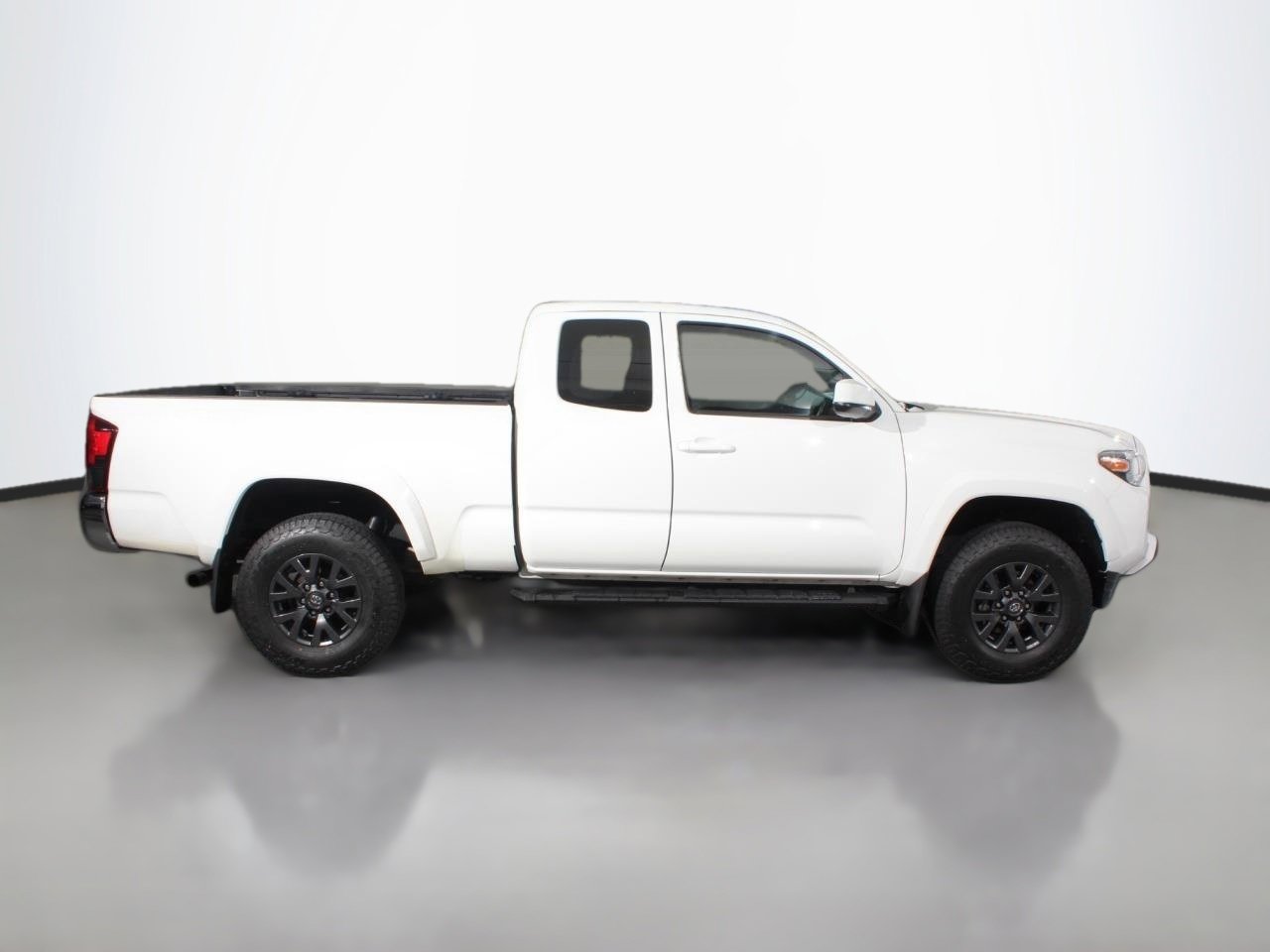 Used 2021 Toyota Tacoma SR5 RWD image 7
