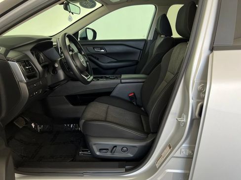 Used 2024 Nissan Rogue SV AWD/4WD image 11