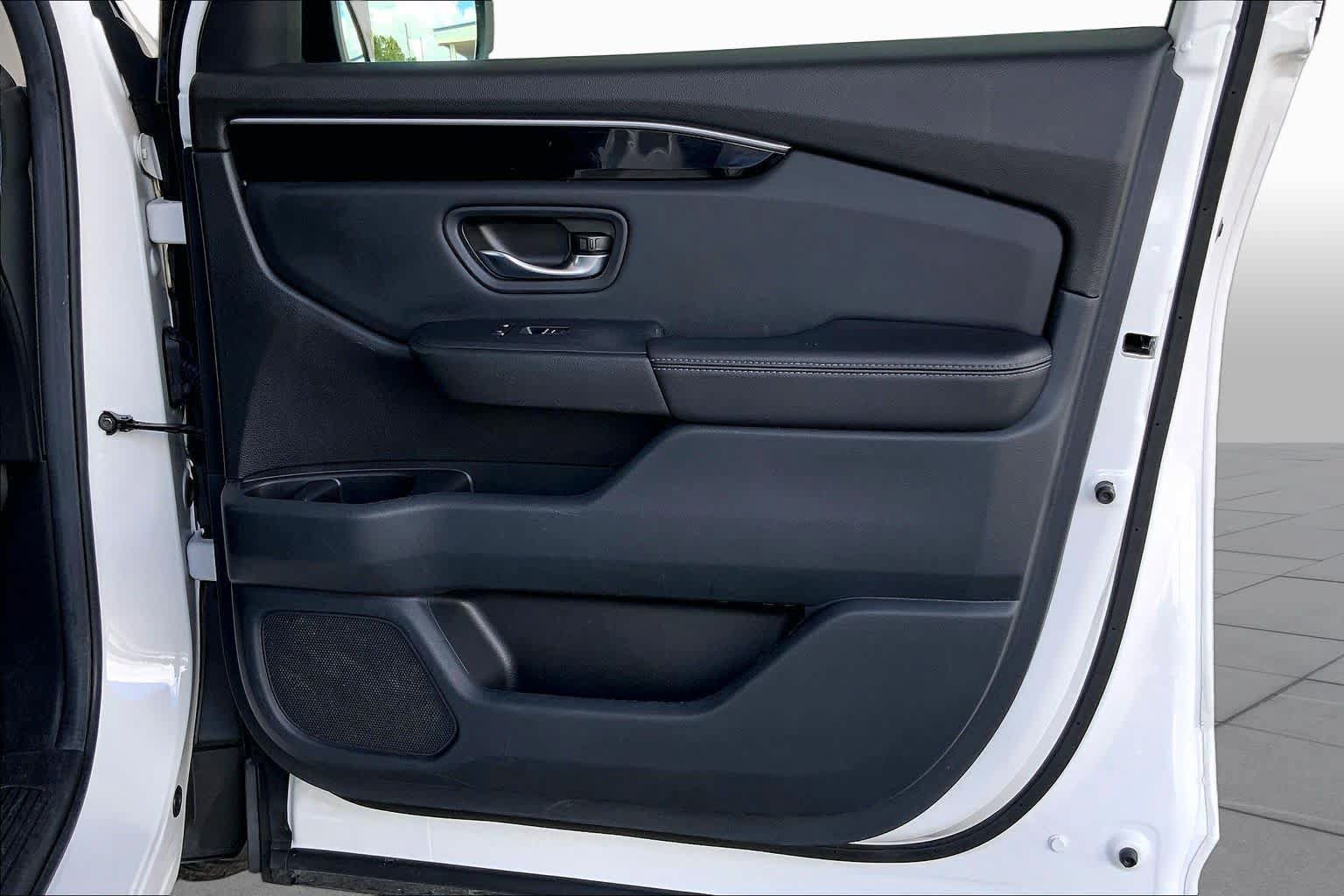 Used 2025 Honda Pilot EX-L image 23