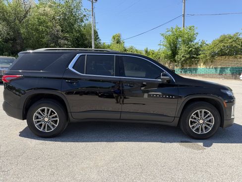 Used 2023 Chevrolet Traverse LT image 8