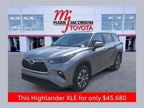 Used 2025 Toyota Highlander XLE AWD/4WD image 1
