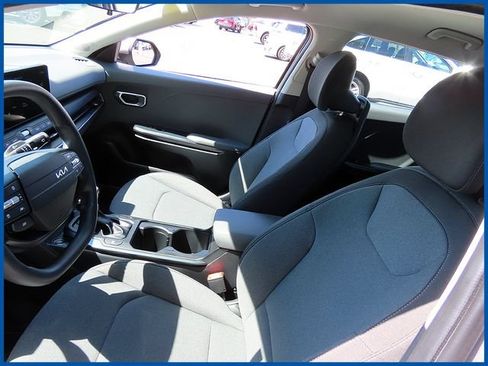 Used 2025 Kia K4 FWD image 13