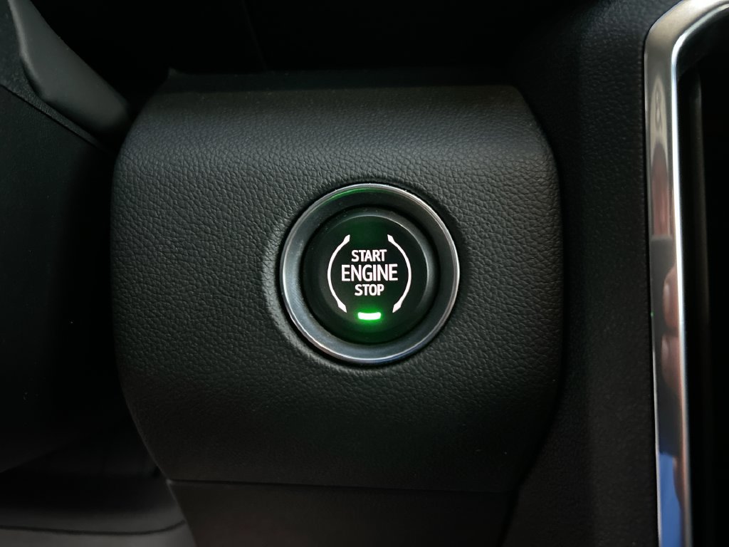 Used 2025 GMC Acadia Elevation AWD/4WD image 19