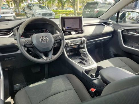 Used 2025 Toyota RAV4 XLE image 10