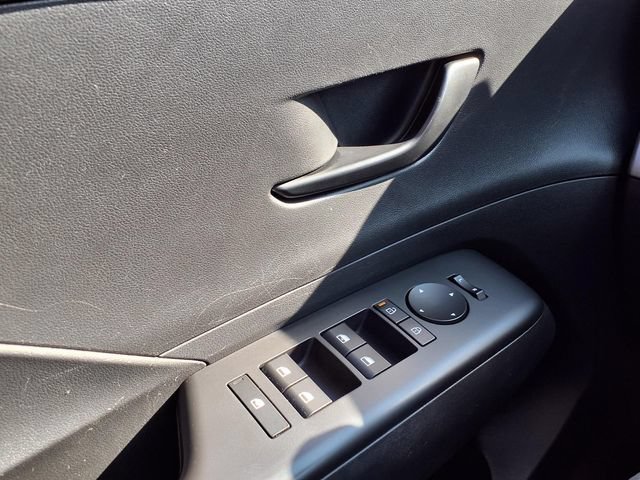 Used 2025 Hyundai Kona SEL FWD image 33