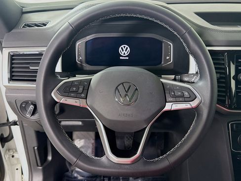 Certified 2022 Volkswagen Atlas Cross Sport SE w/ Panoramic Sunroof Package image 14