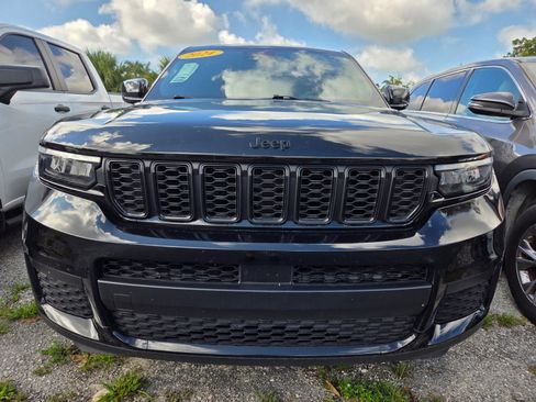 Used 2024 Jeep Grand Cherokee L Altitude RWD image 2