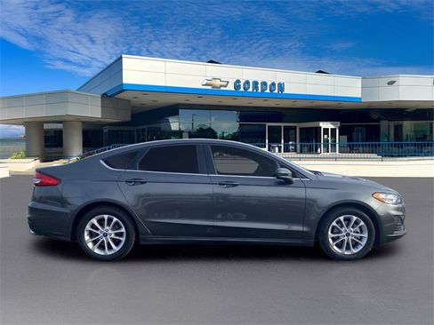 Used 2020 Ford Fusion SE image 5