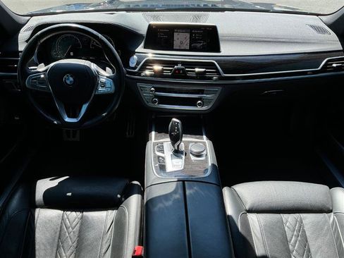 Used 2019 BMW 750i xDrive w/ M Sport Package image 16