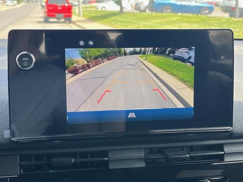 Used 2024 Honda Prologue EX image 12