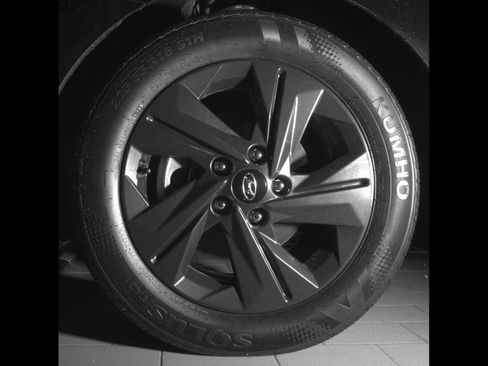 Used 2023 Hyundai Elantra SEL w/ Cargo Package FWD image 10