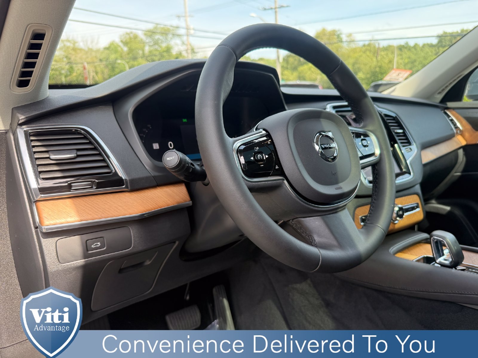 Used 2023 Volvo XC90 B6 Plus w/ Protection Package Premier AWD/4WD image 17