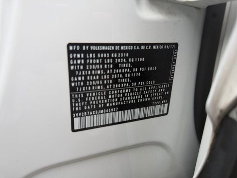 Used 2018 Volkswagen Tiguan SEL AWD/4WD image 39