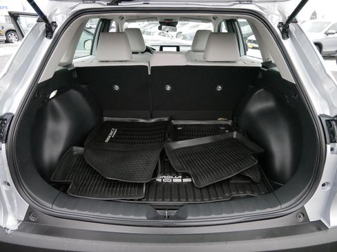 Used 2024 Toyota Corolla Cross L image 18