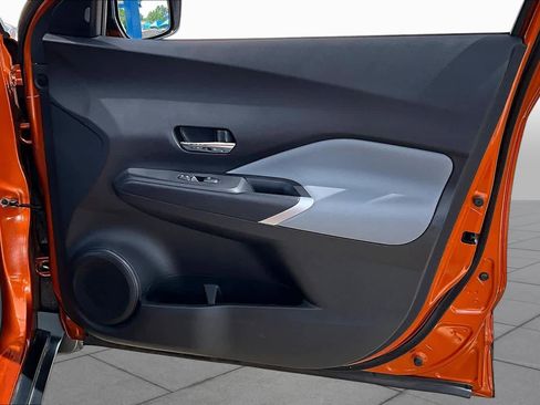 Used 2023 Nissan Kicks SR w/ SR Premium Package FWD image 23