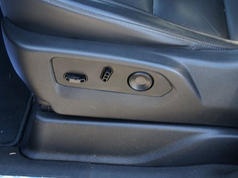 Used 2021 Chevrolet Tahoe Z71 w/ Z71 Signature Package image 18