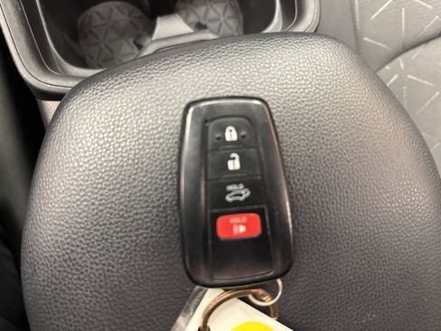 Used 2021 Toyota RAV4 XLE w/ Convenience Package image 36