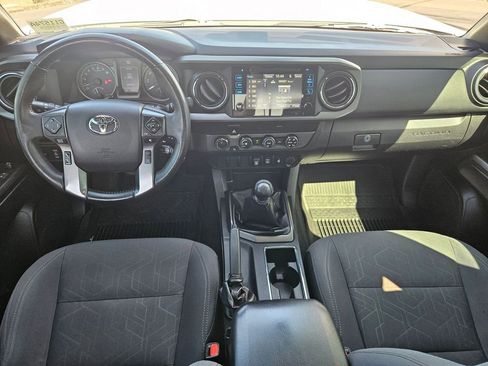 Used 2019 Toyota Tacoma TRD Off-Road AWD/4WD image 23