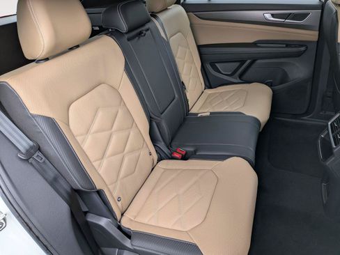 New 2026 Volkswagen Atlas Cross Sport SE AWD/4WD image 31