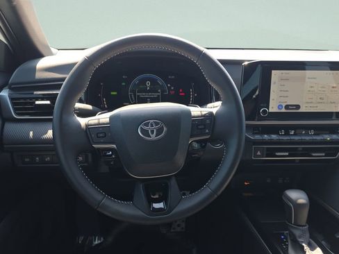 Certified 2025 Toyota Camry SE FWD image 12