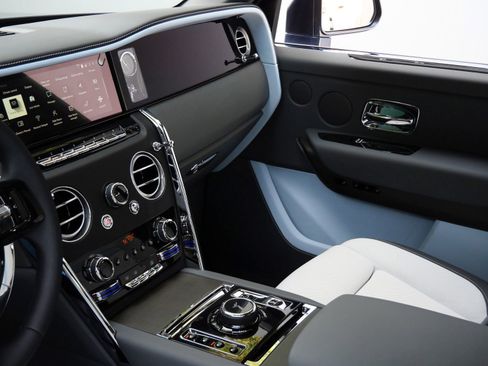 New 2026 Rolls-Royce Cullinan AWD/4WD image 25