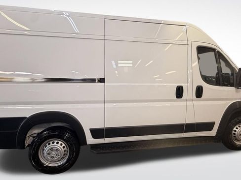 Used 2026 RAM ProMaster 2500 w/ Convenience Group FWD image 6