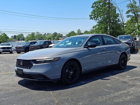 Used 2025 Honda Accord SE image 3