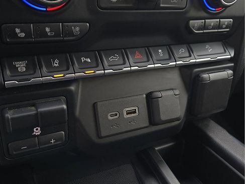 Used 2020 Chevrolet Silverado 2500 LTZ w/ LTZ Premium Package image 14