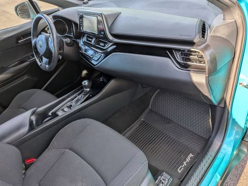 Used 2018 Toyota C-HR XLE FWD image 21