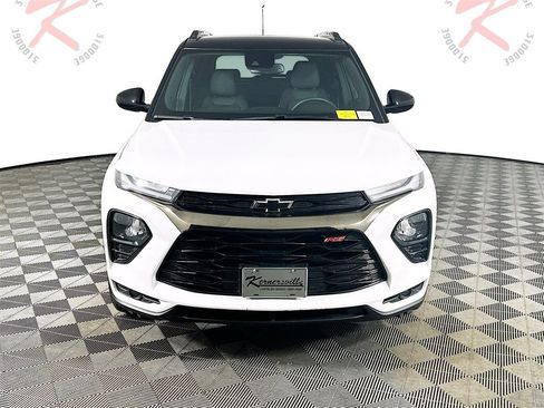 Used 2023 Chevrolet TrailBlazer RS w/ Convenience Package image 2