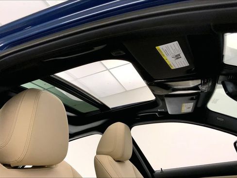 Used 2023 BMW 330i xDrive Sedan w/ Premium Package AWD/4WD image 26
